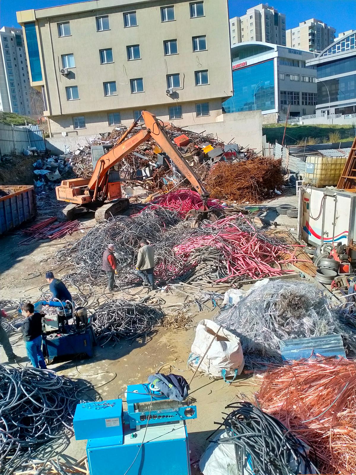 Seçkin deneyimli kadromuzla hizmetinizdeyiz 